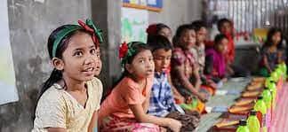 শিক্ষার মান ও শিক্ষাধ্বংসের কালপঞ্জী : ১৯৭২—২০২২ গত অর্ধশতাব্দীকাল ধরে বাংলাদেশের শিক্ষার মানের ক্রমাগত পতনের কথা নানা সামাজিক মতামতে যেমন পাওয়া যায়, তেমনি নানা তথ্য-উপাত্ত বিশ্লেষণেও এর চিত্র ফুটে ওঠে। ছবিটি নেওয়া হয়েছে 'শিক্ষক বাতায়ন' ওয়েবসাইট থেকে।