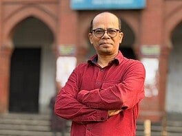 আমরা যদি প্রকৃত উন্নতি চাই তবে শিক্ষককে অবশ্যই এগিয়ে রাখতে হবে যথার্থ শিক্ষার প্রয়োজনে: জগজ্জীবন বিশ্বাস