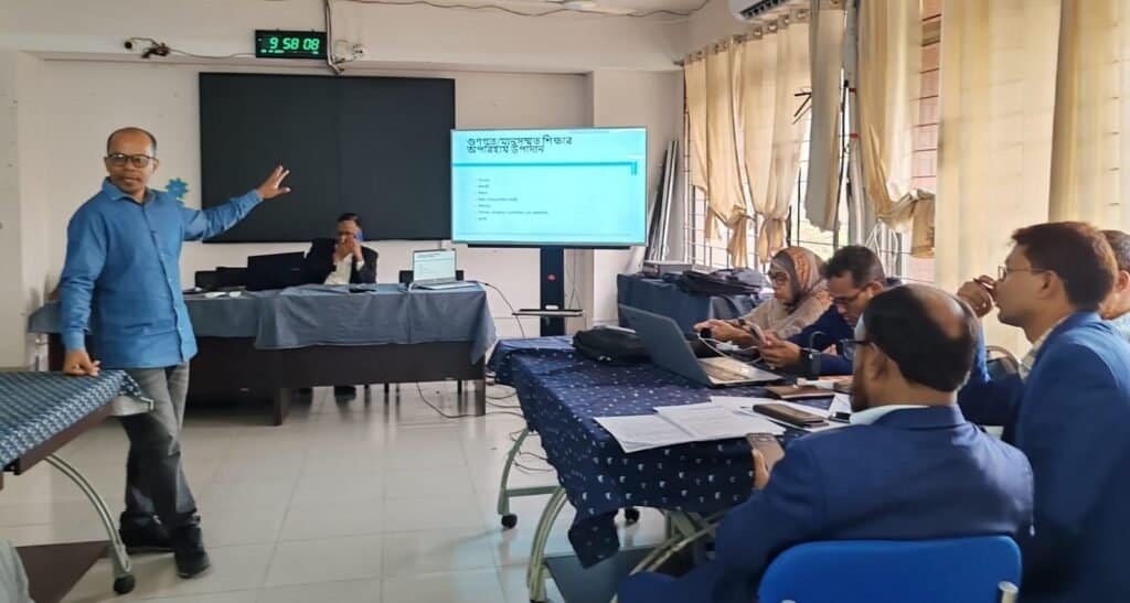 জগজ্জীবন বিশ্বাস: "আমরা যদি প্রকৃত উন্নতি চাই তবে শিক্ষককে অবশ্যই এগিয়ে রাখতে হবে যথার্থ শিক্ষার প্রয়োজনে" 1 Jagazziban Biswas3